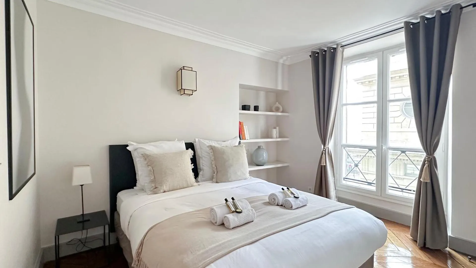 Saint-Germain-Des-Pres Sumptuous Apartment Parijs