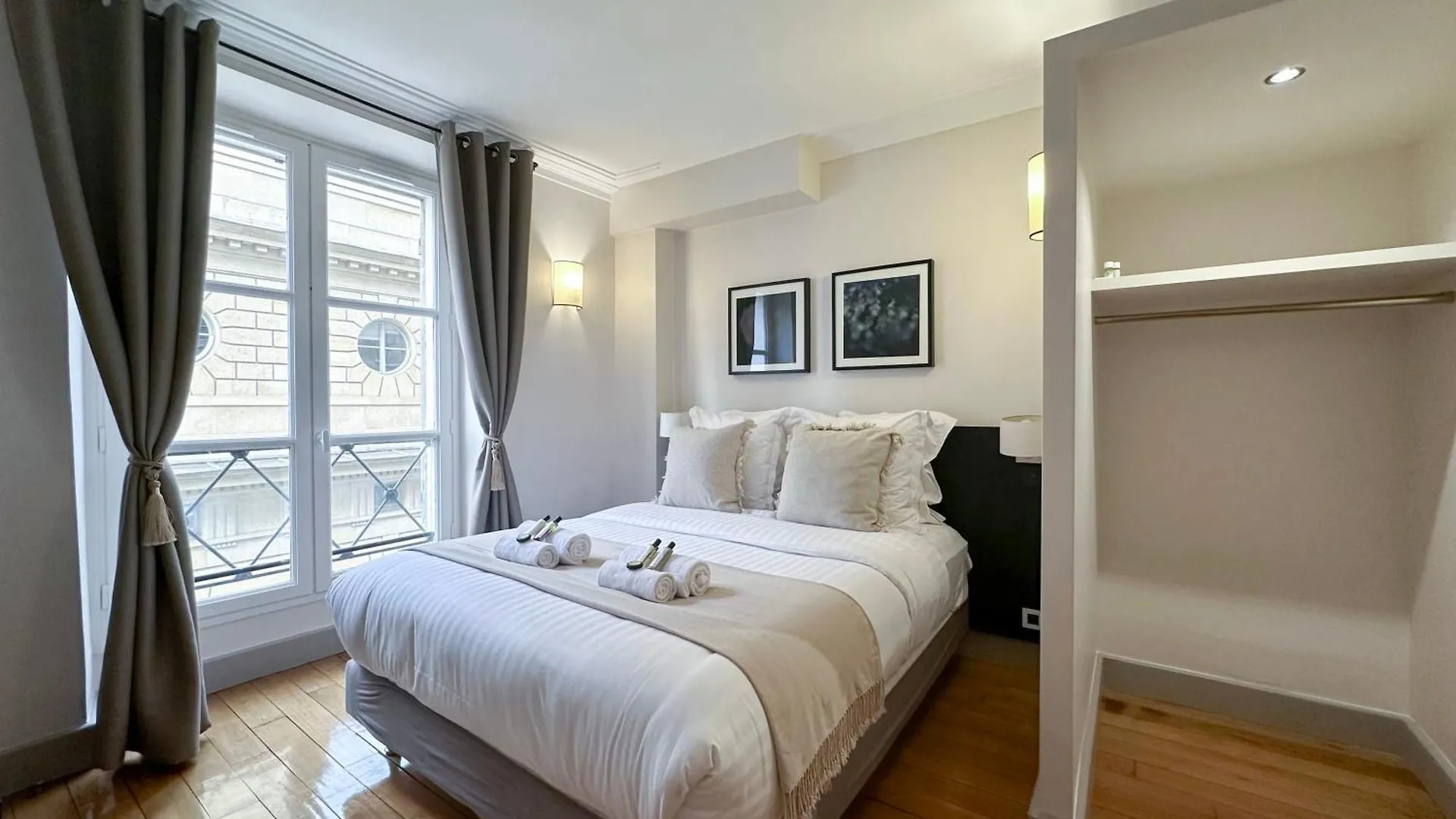 Saint-Germain-Des-Pres Sumptuous Apartment Parijs