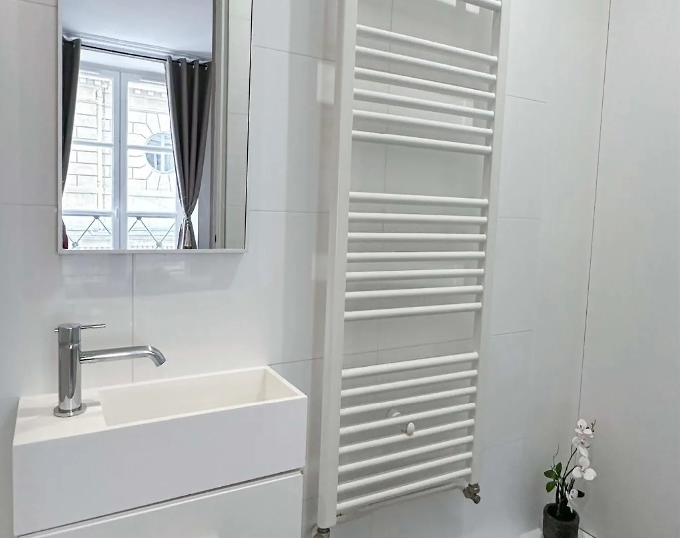 Saint-Germain-Des-Pres Sumptuous Apartment Parijs