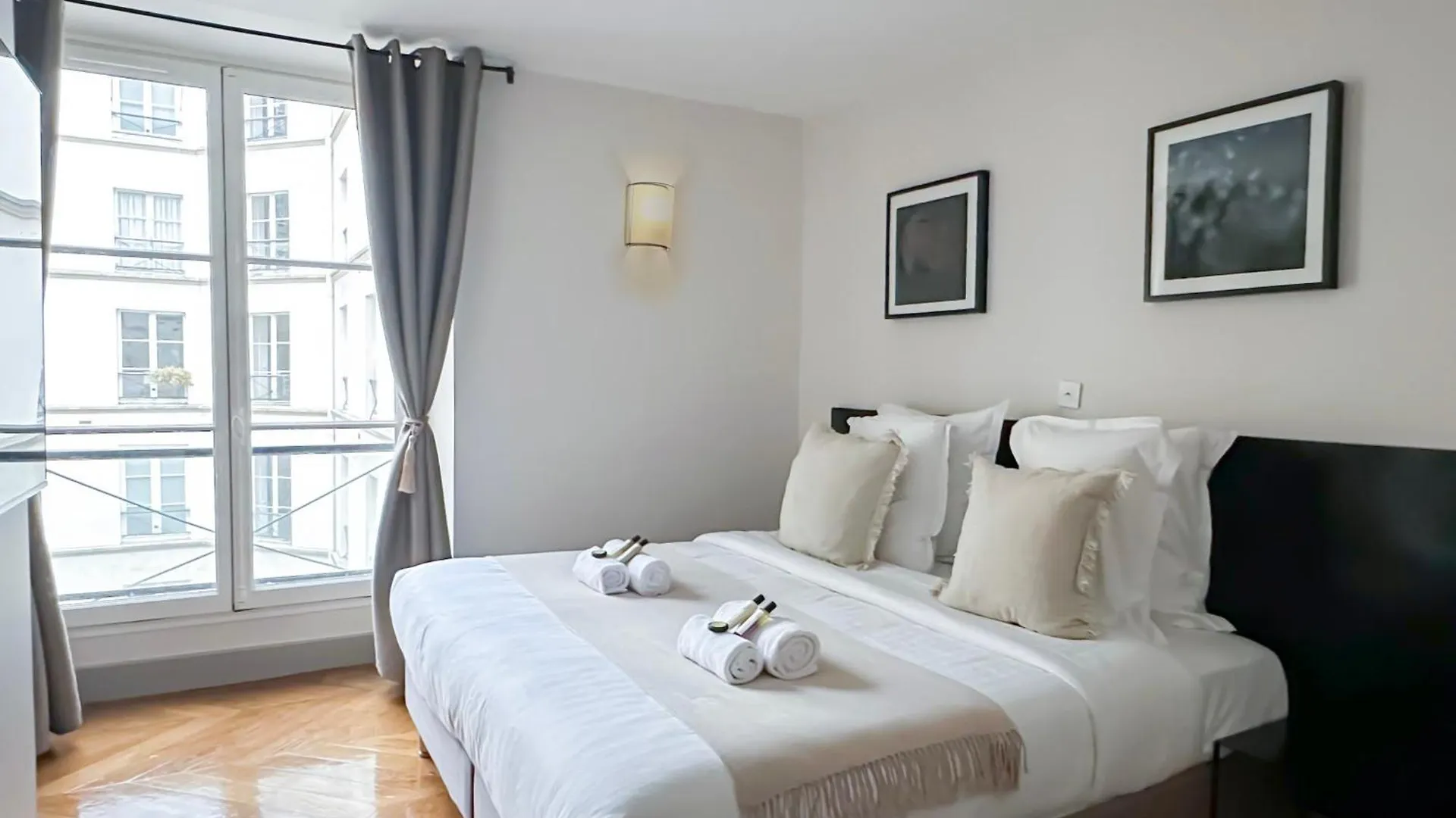 Saint-Germain-Des-Pres Sumptuous Apartment Paris