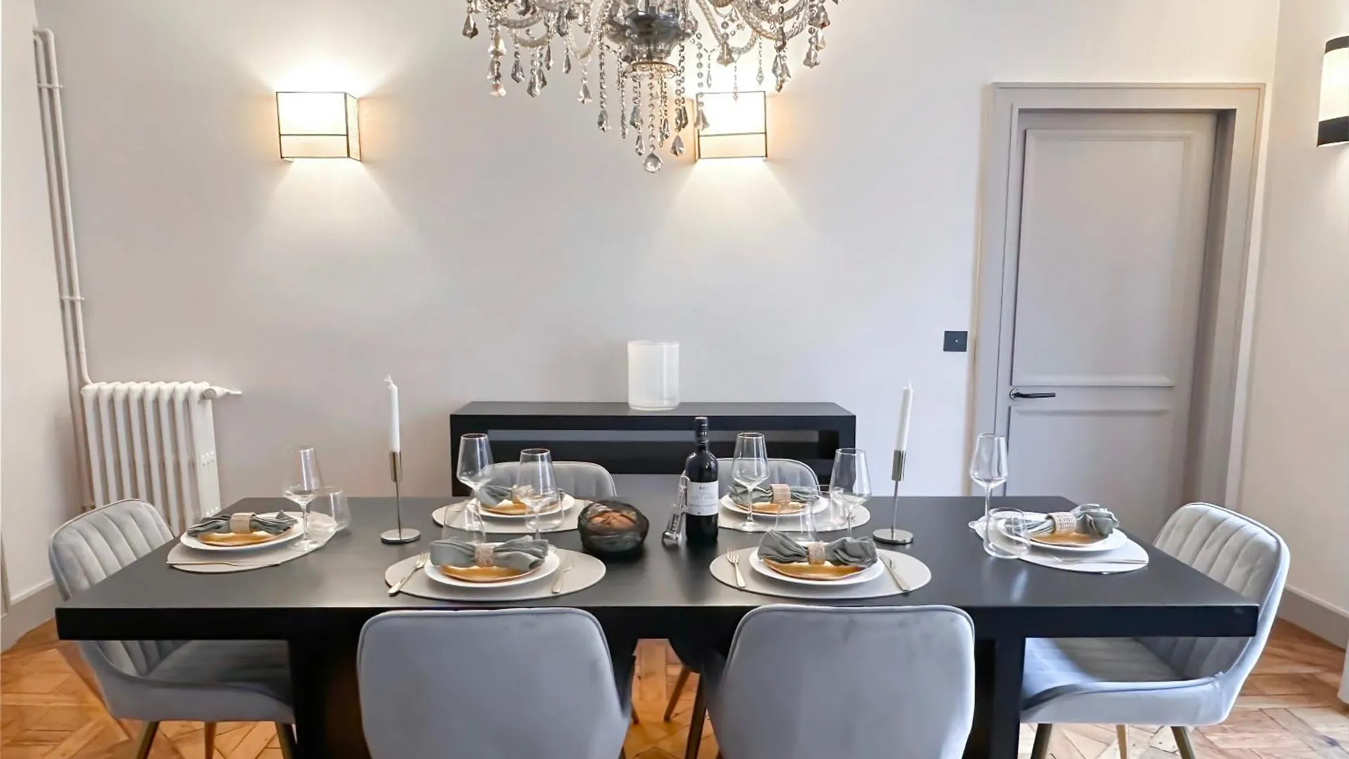Saint-Germain-Des-Pres Sumptuous Apartment Paris France