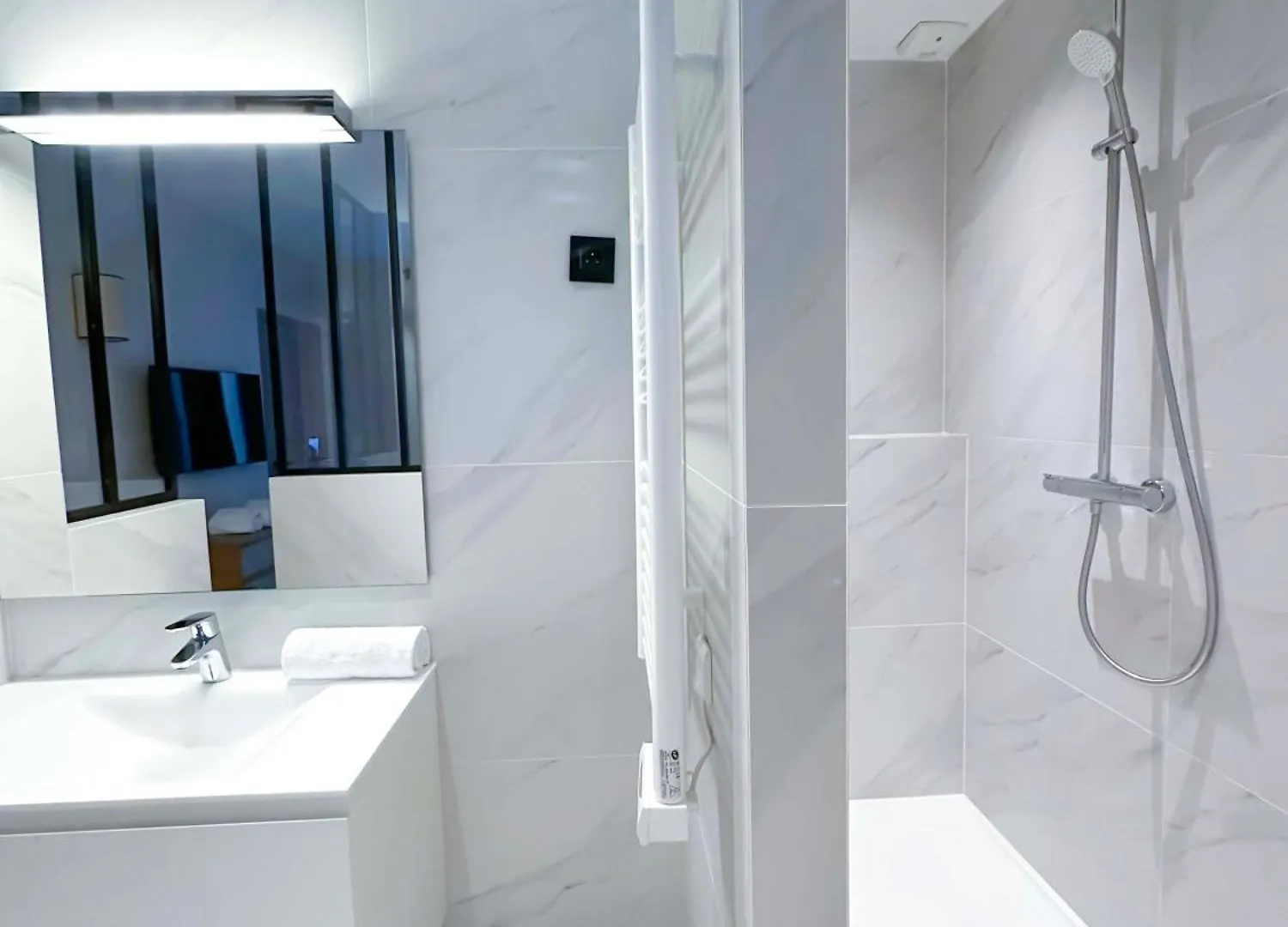 Saint-Germain-Des-Pres Sumptuous Apartment Paris